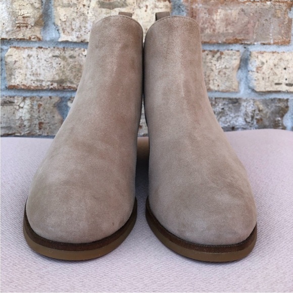 Cole Haan Laina Bootie Plain Toe Suede Plain Chelsea Boots Elegant Style Sz 9B - Picture 4 of 16